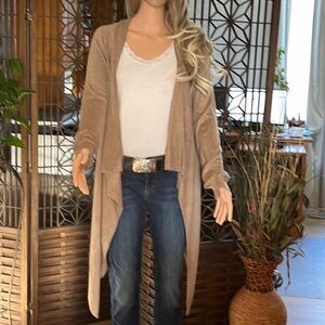 Macys Hi/Lo GORGEOUS SWEATER